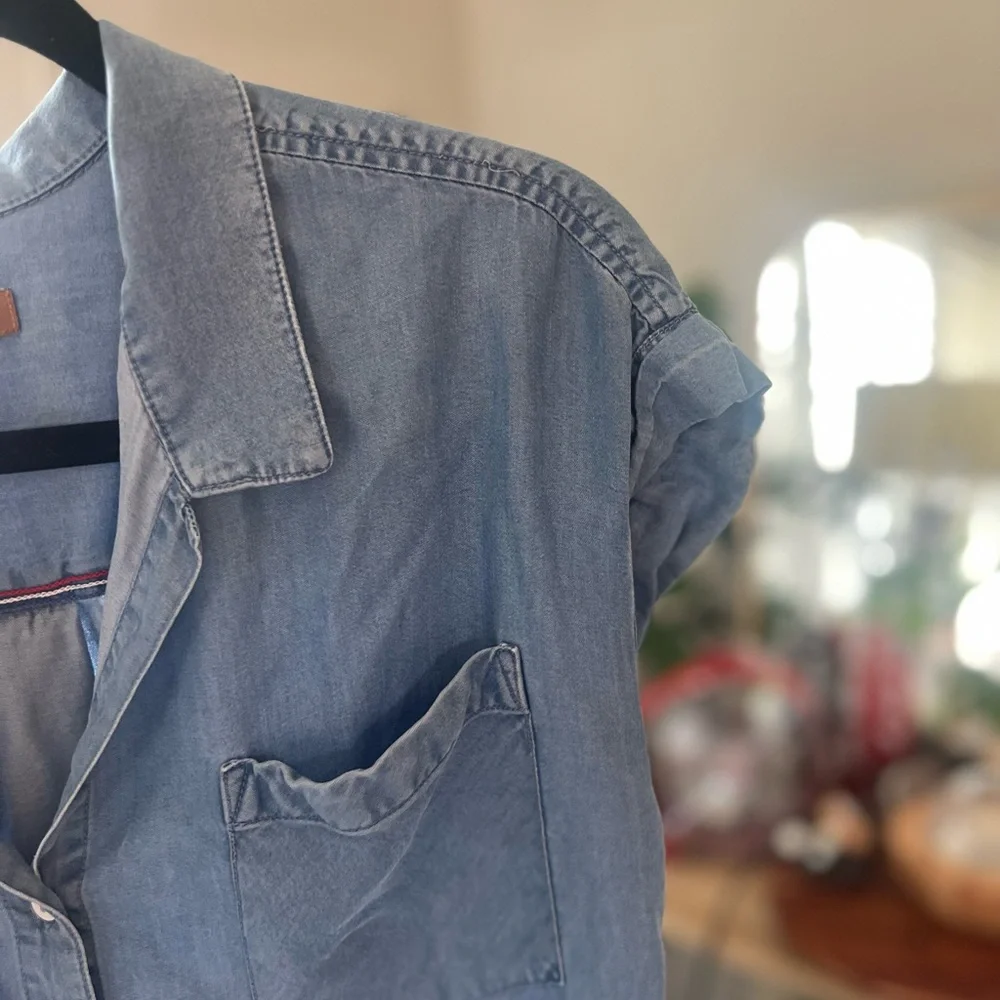 Jack’s Girlfriend Short-Sleeved Denim Shirt - Picture 3 of 4